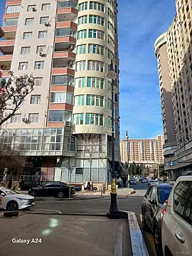 Kirayə verilir 2 otaqlı mənzil 95 m²