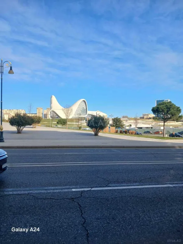 Kirayə verilir 2 otaqlı mənzil 95 m²