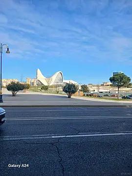 Kirayə verilir 2 otaqlı mənzil 95 m²