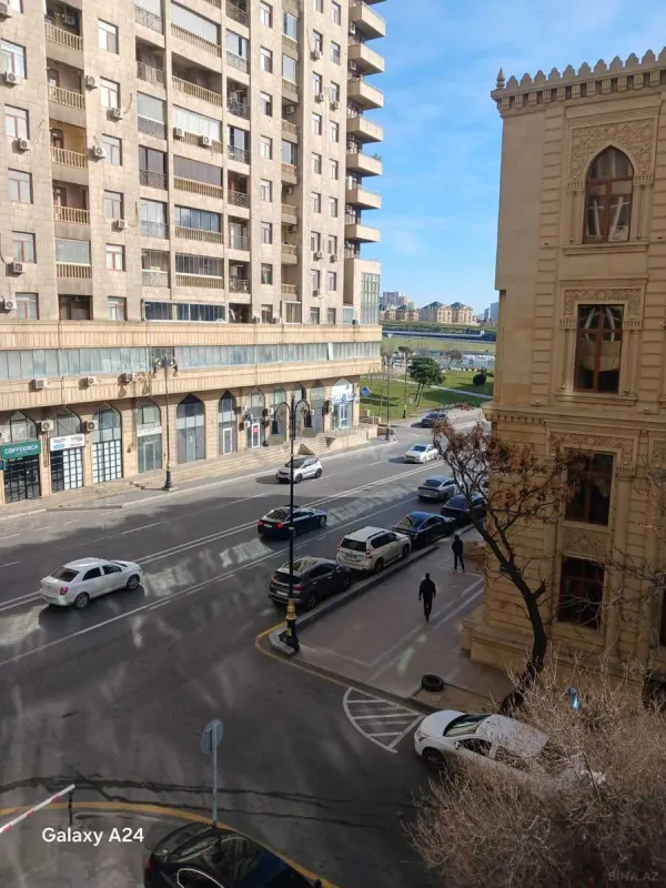 Kirayə verilir 2 otaqlı mənzil 95 m²