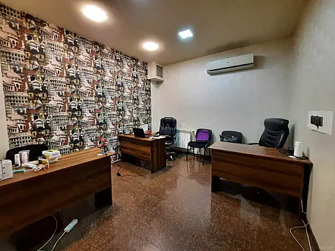 Kirayə verilir 5 otaqlı ofis 120 m²