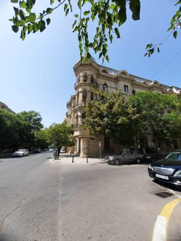 Kirayə verilir 5 otaqlı ofis 120 m²