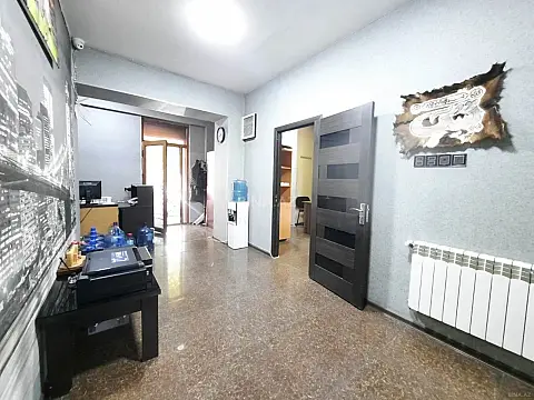 Kirayə verilir 5 otaqlı ofis 120 m²