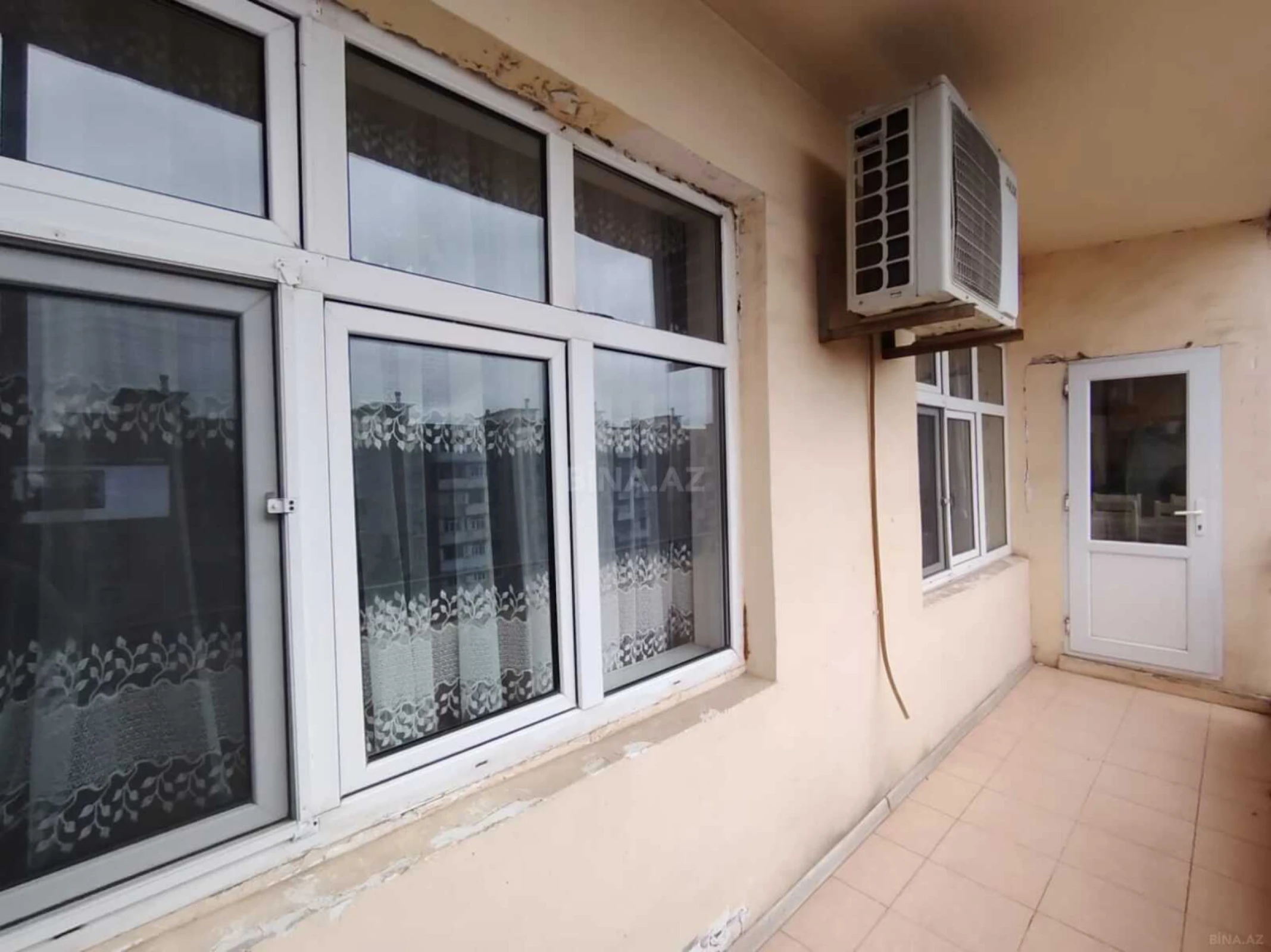 Satılır 2 otaqlı mənzil 65 m²