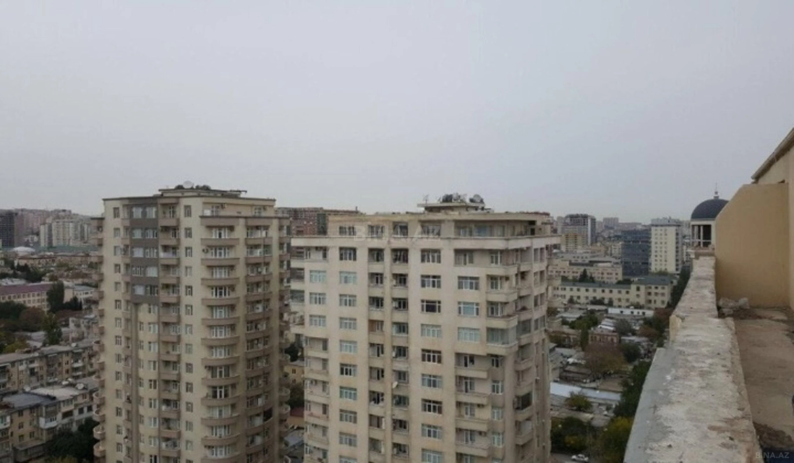 Satılır 3 otaqlı mənzil 180 m²