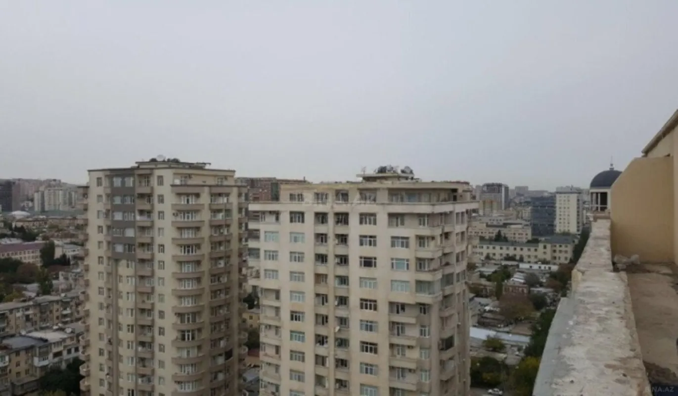 Satılır 3 otaqlı mənzil 180 m²