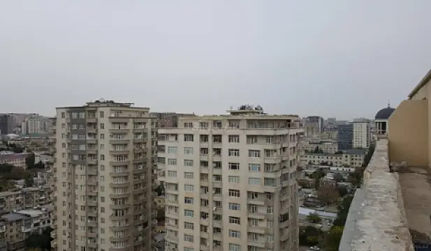 Satılır 3 otaqlı mənzil 180 m² — Bakı 3 otaq 180.00 m²