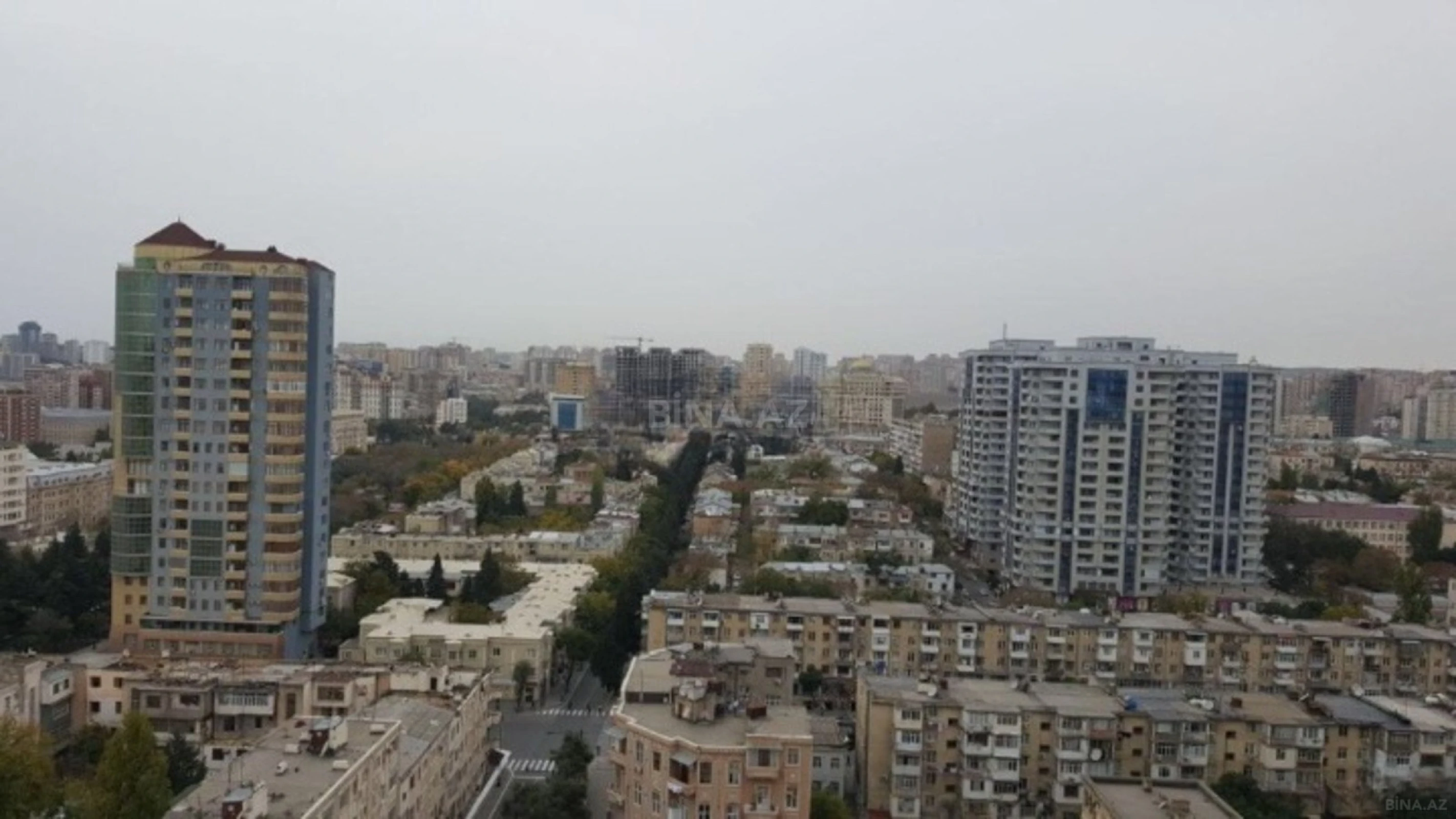 Satılır 3 otaqlı mənzil 180 m²