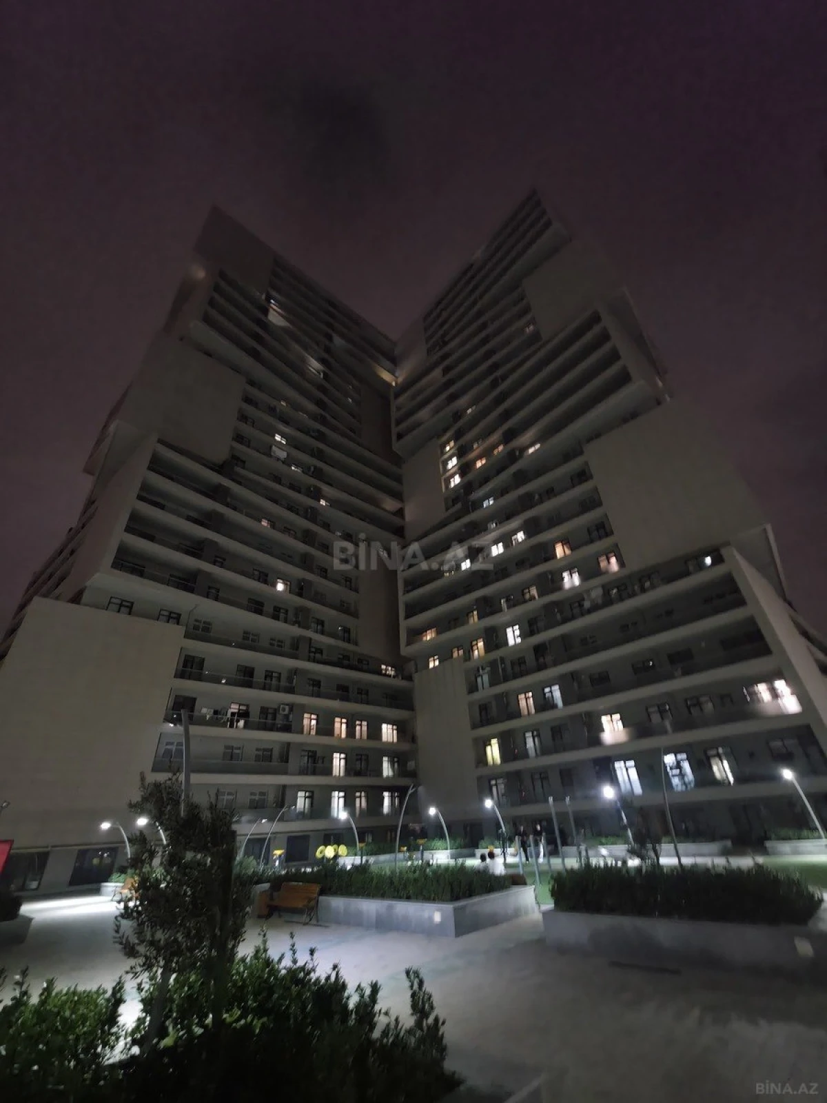 Kirayə verilir 2 otaqlı mənzil 107 m²