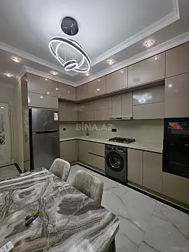 Kirayə verilir 2 otaqlı mənzil 107 m²