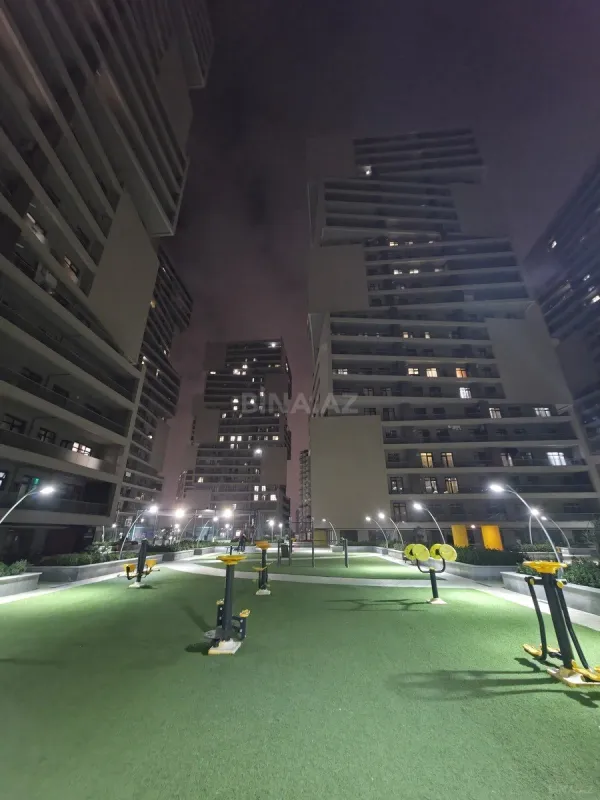 Kirayə verilir 2 otaqlı mənzil 107 m²