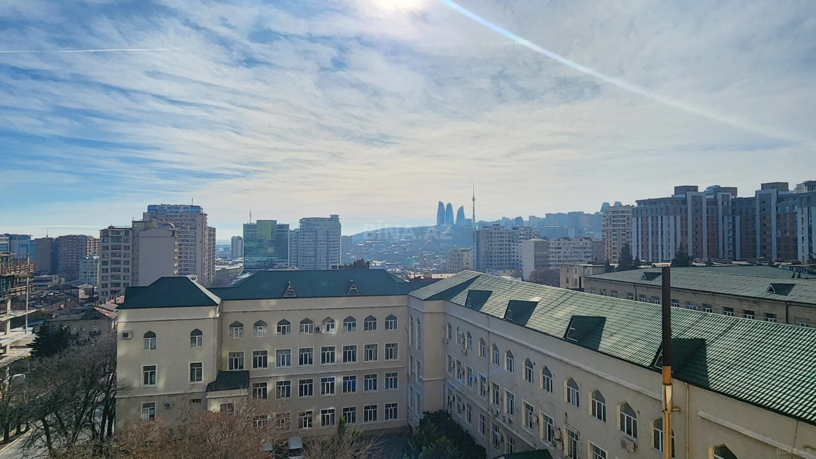 Satılır 4 otaqlı mənzil 186 m²