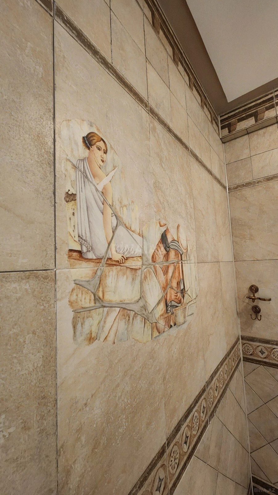 Satılır 4 otaqlı mənzil 186 m²