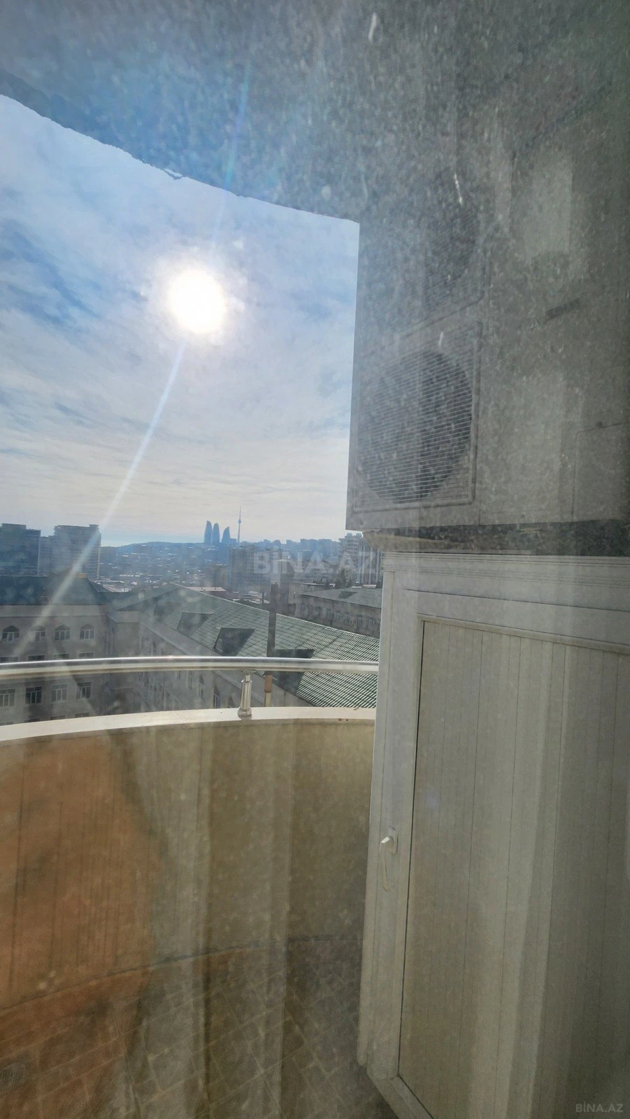 Satılır 4 otaqlı mənzil 186 m²