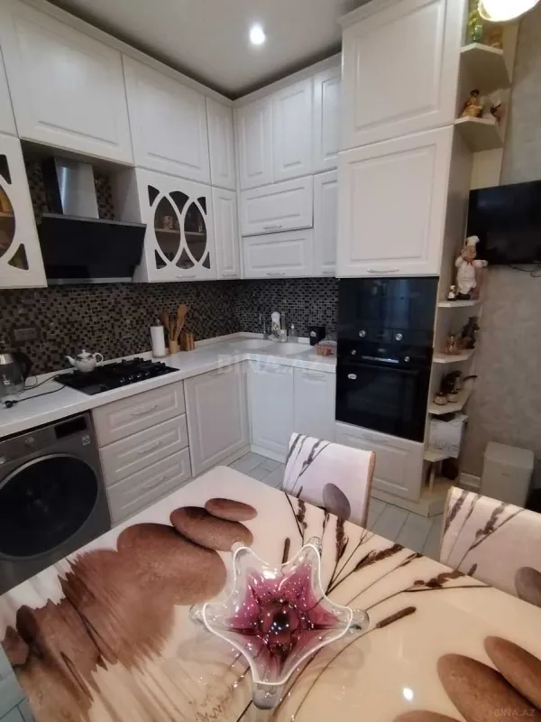 Satılır 2 otaqlı mənzil 74 m²