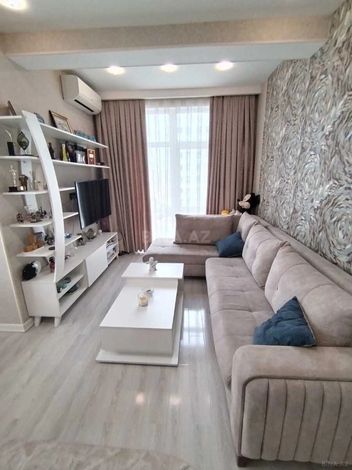 Satılır 2 otaqlı mənzil 74 m²