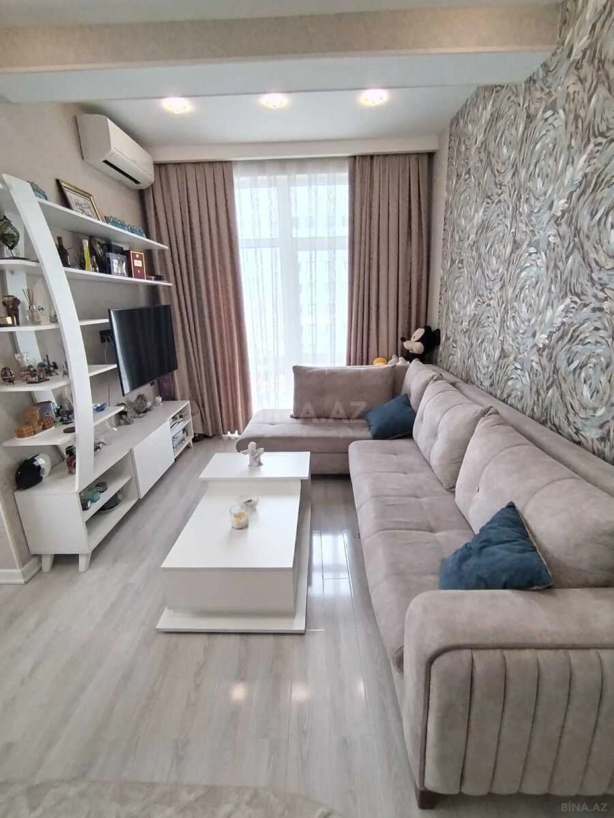 Satılır 2 otaqlı mənzil 74 m²