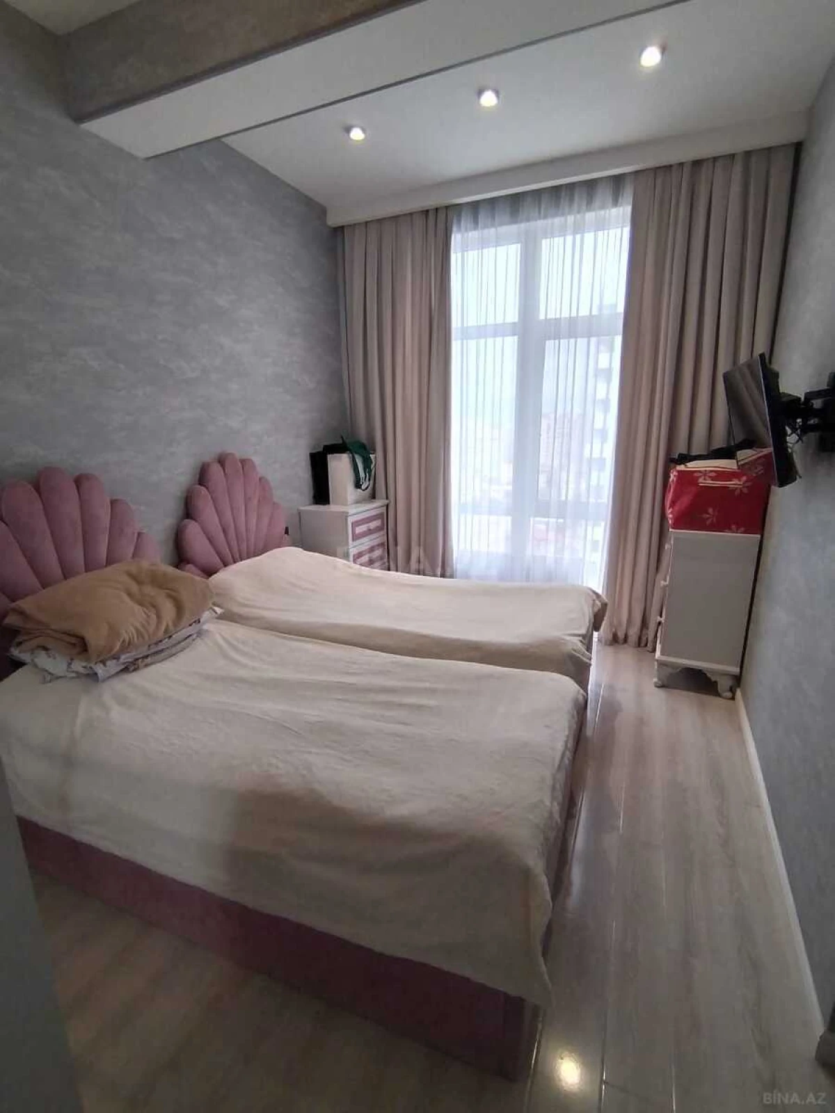 Satılır 2 otaqlı mənzil 74 m²