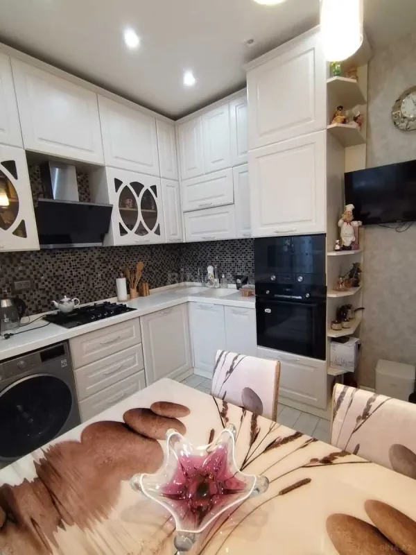 Satılır 2 otaqlı mənzil 74 m²