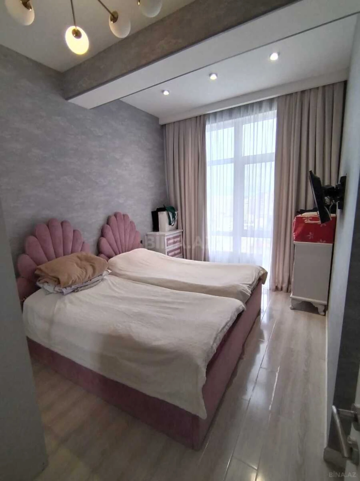 Satılır 2 otaqlı mənzil 74 m²