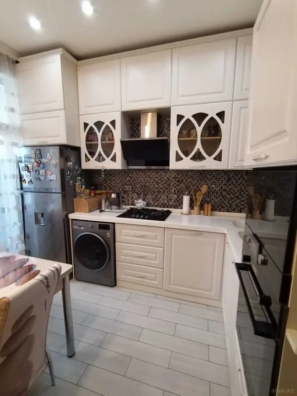 Satılır 2 otaqlı mənzil 74 m²