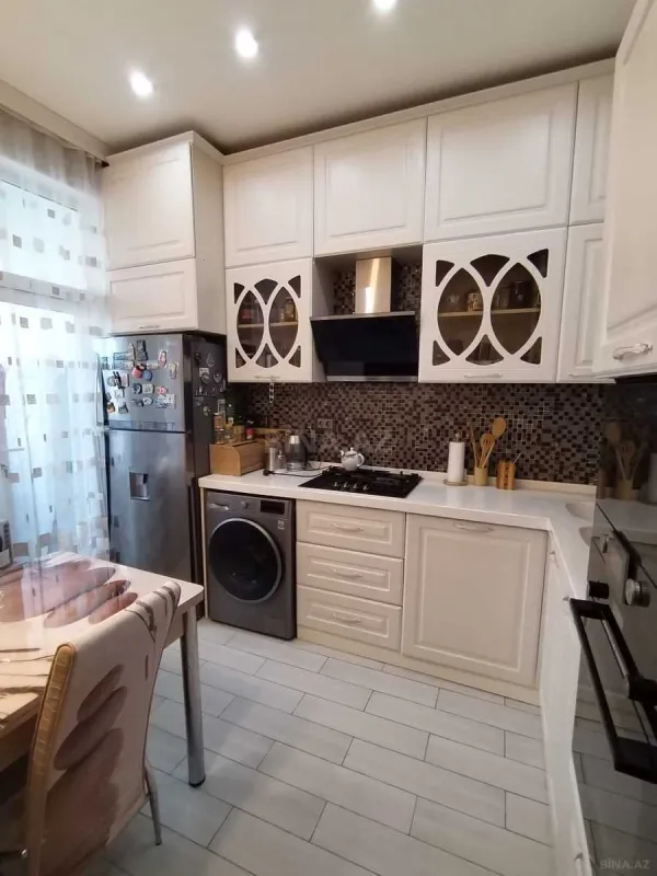 Satılır 2 otaqlı mənzil 74 m²
