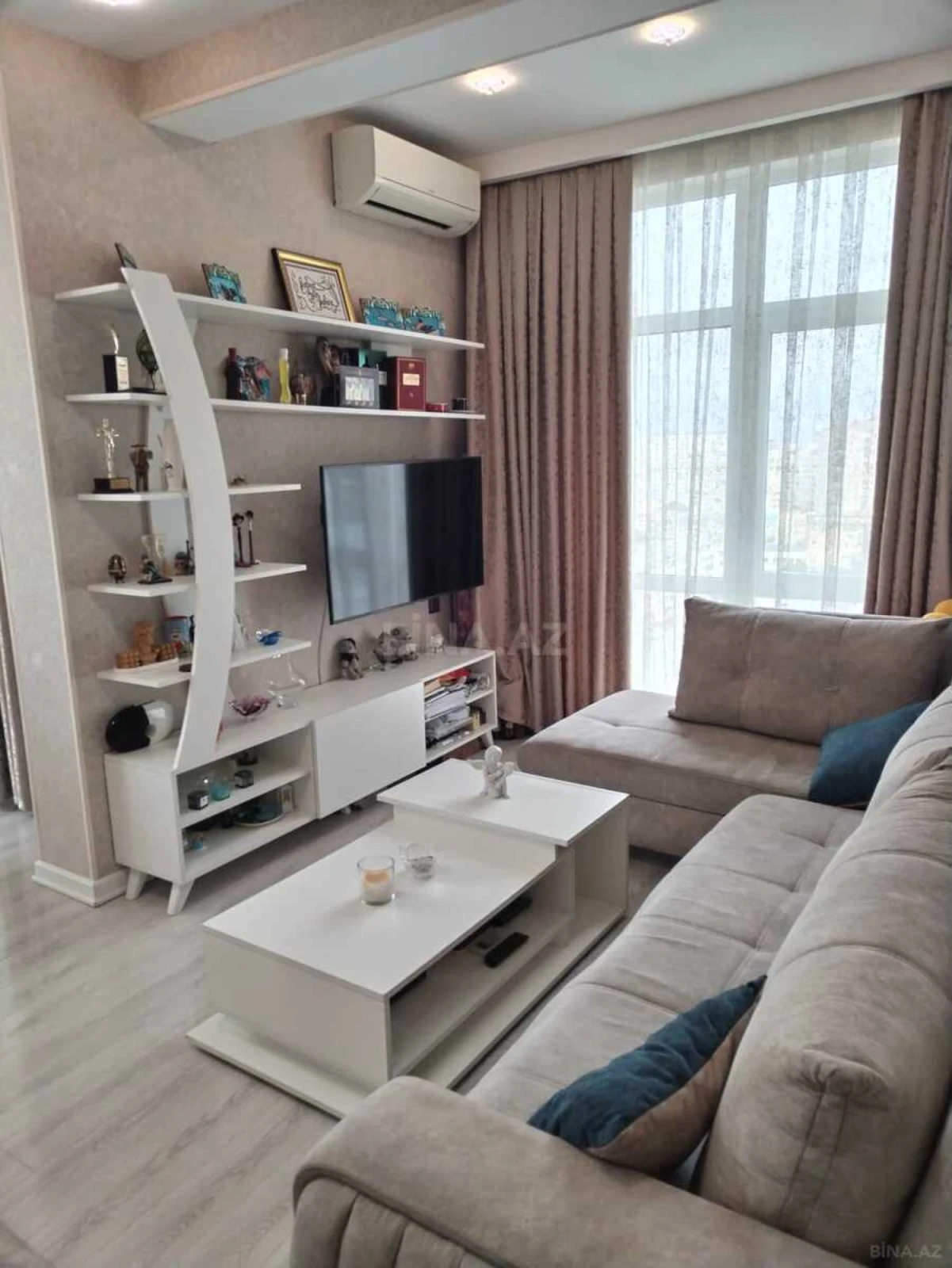Satılır 2 otaqlı mənzil 74 m²