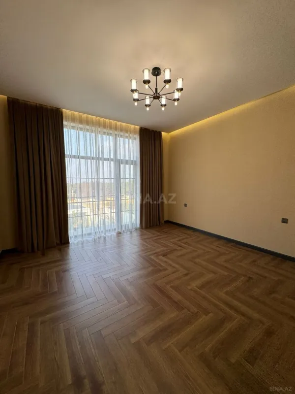 Satılır 5 otaqlı həyət evi 360 m²