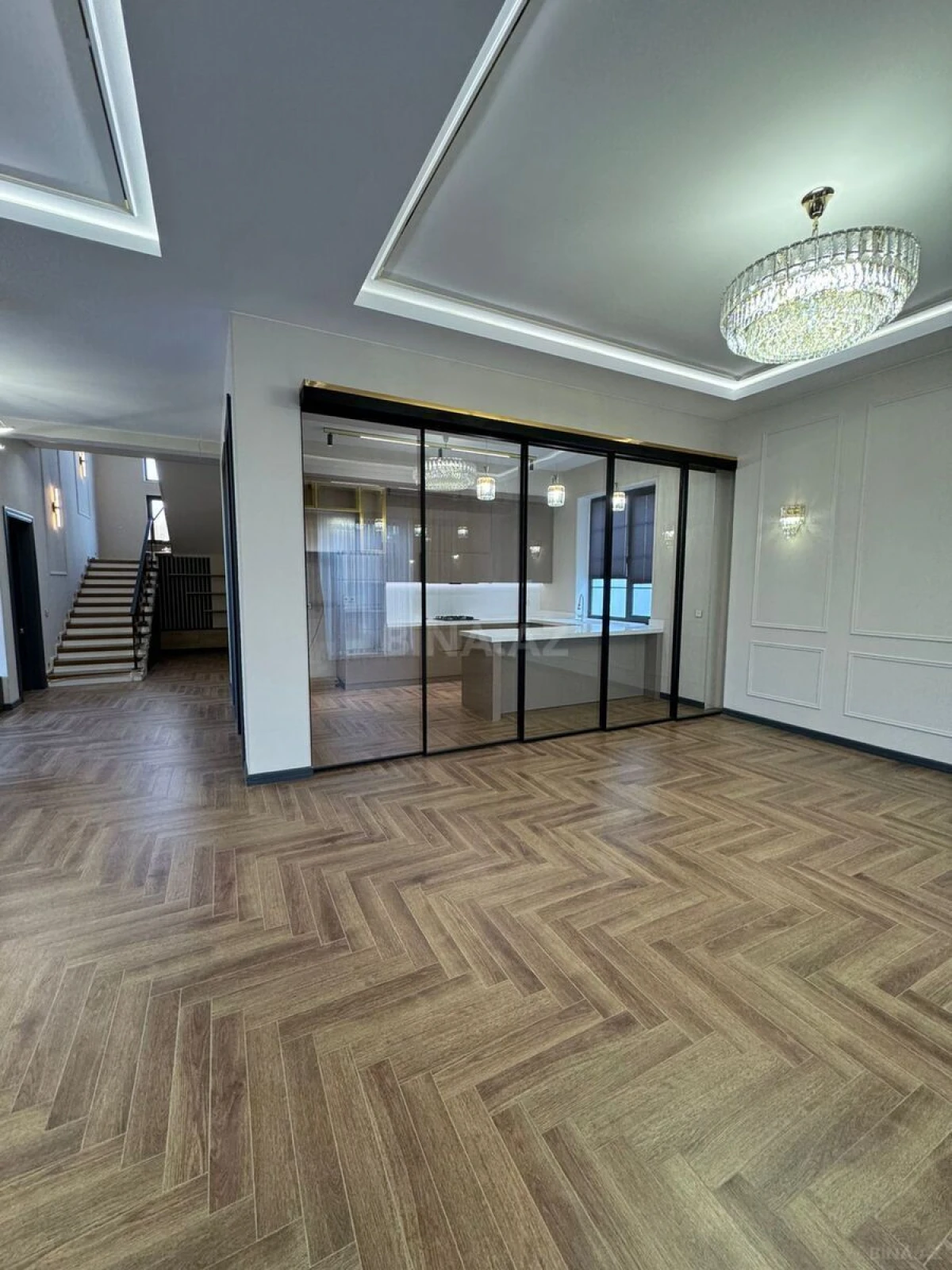 Satılır 5 otaqlı həyət evi 360 m²