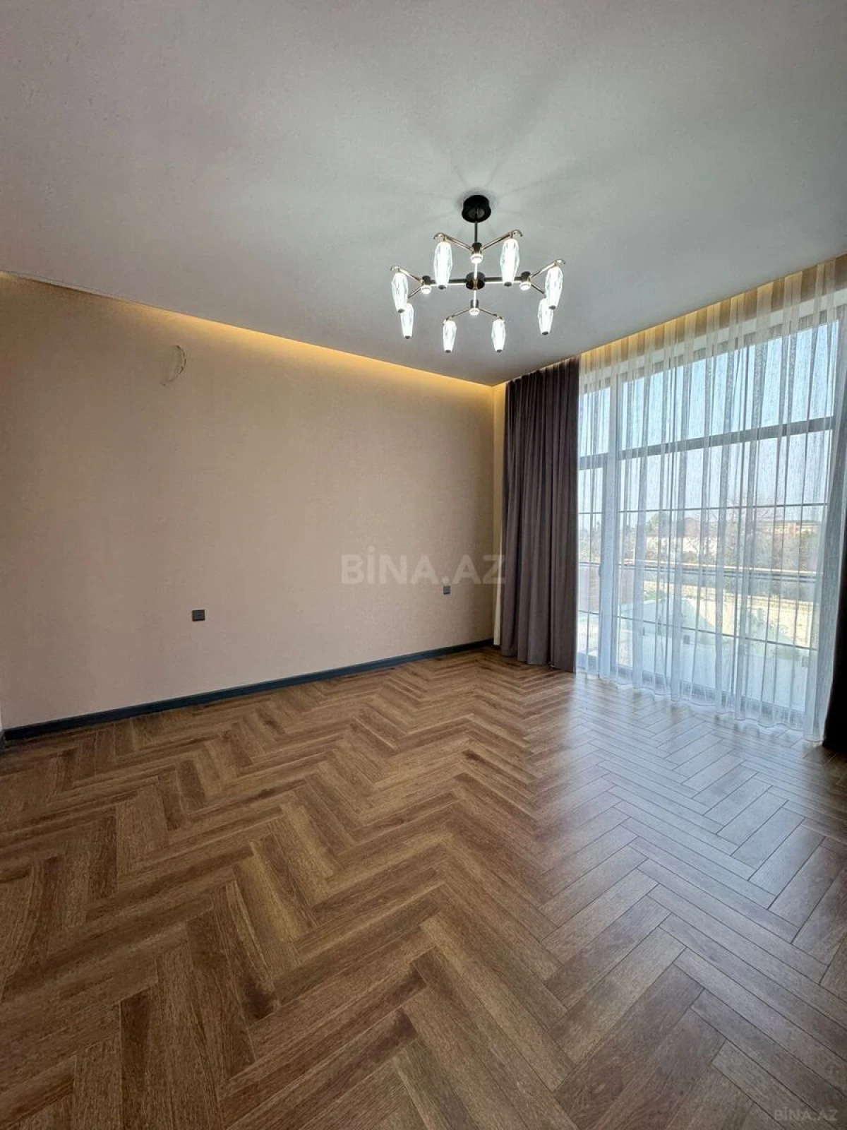 Satılır 5 otaqlı həyət evi 360 m²