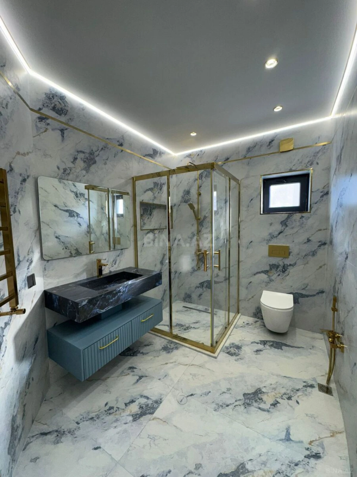 Satılır 5 otaqlı həyət evi 360 m²