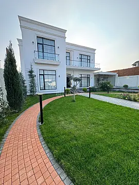 Satılır 5 otaqlı həyət evi 360 m²
