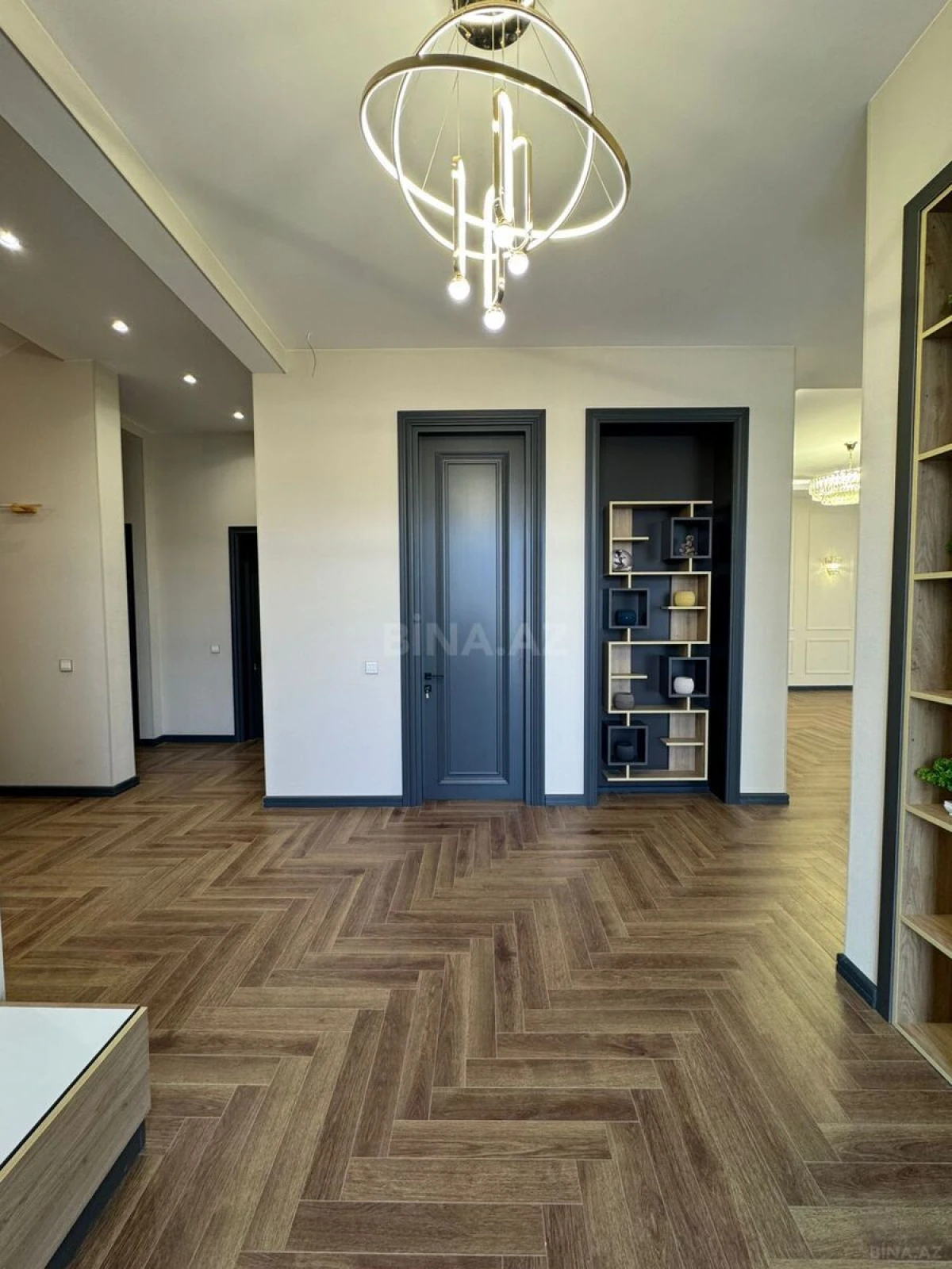 Satılır 5 otaqlı həyət evi 360 m²