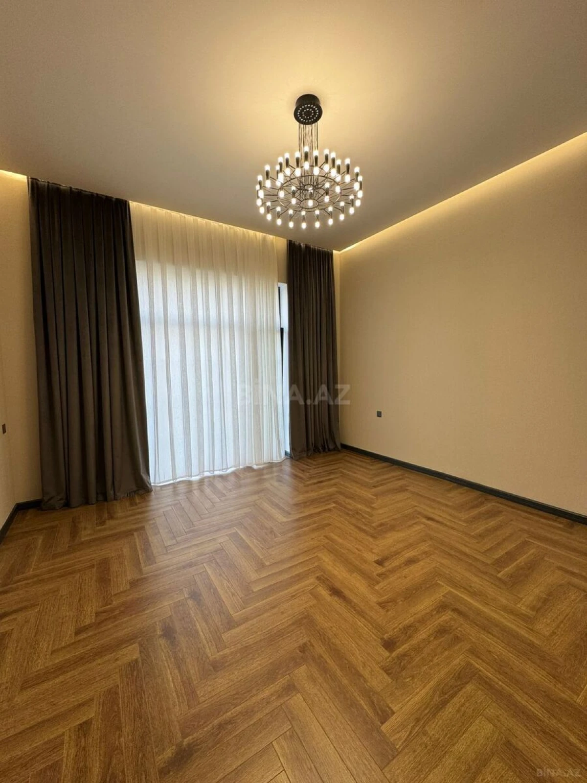 Satılır 5 otaqlı həyət evi 360 m²