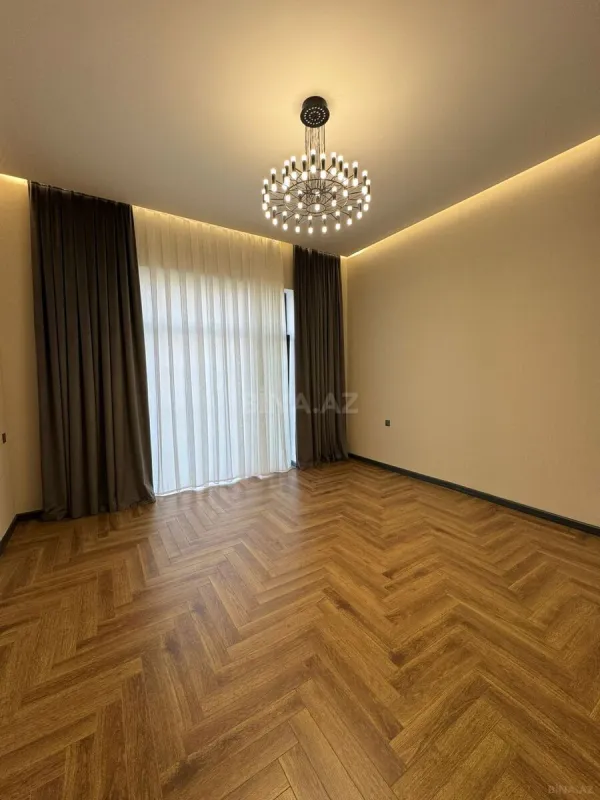 Satılır 5 otaqlı həyət evi 360 m²