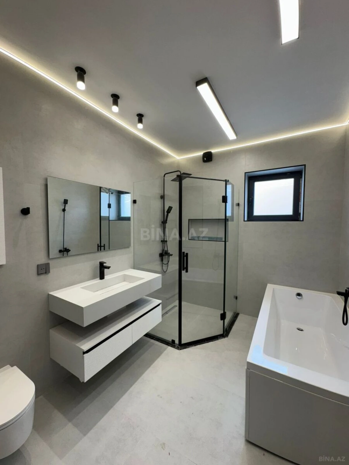 Satılır 5 otaqlı həyət evi 360 m²