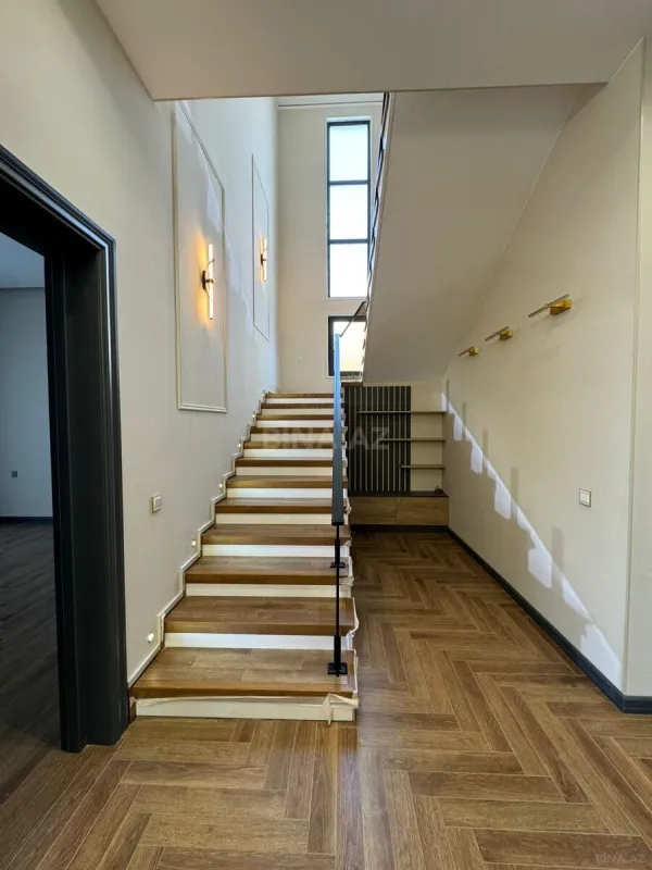 Satılır 5 otaqlı həyət evi 360 m²