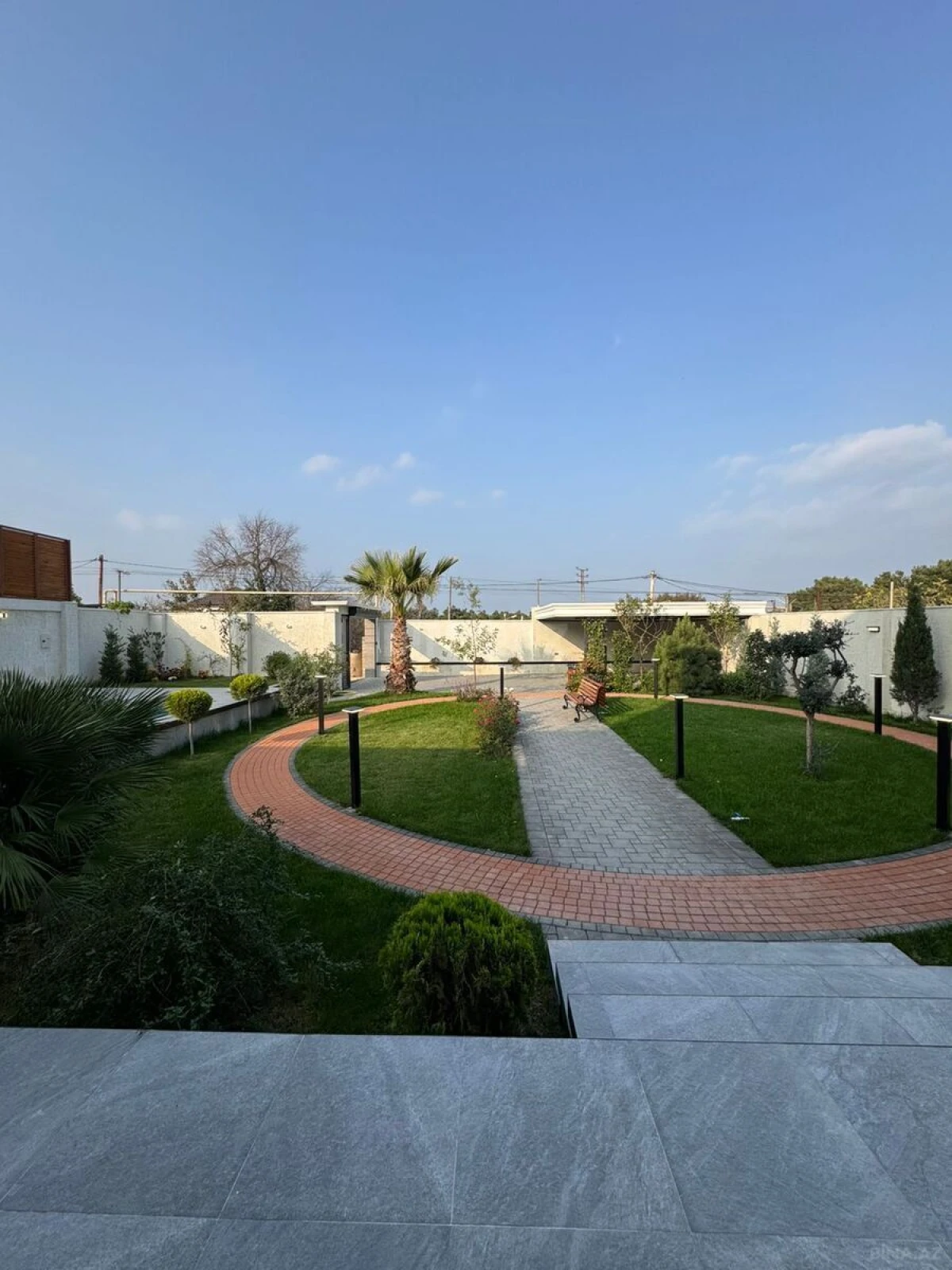 Satılır 5 otaqlı həyət evi 360 m²