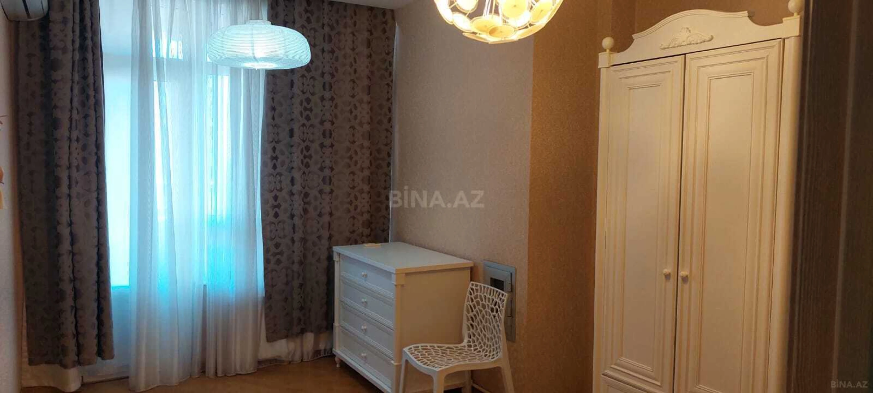 Satılır 3 otaqlı mənzil 101 m²