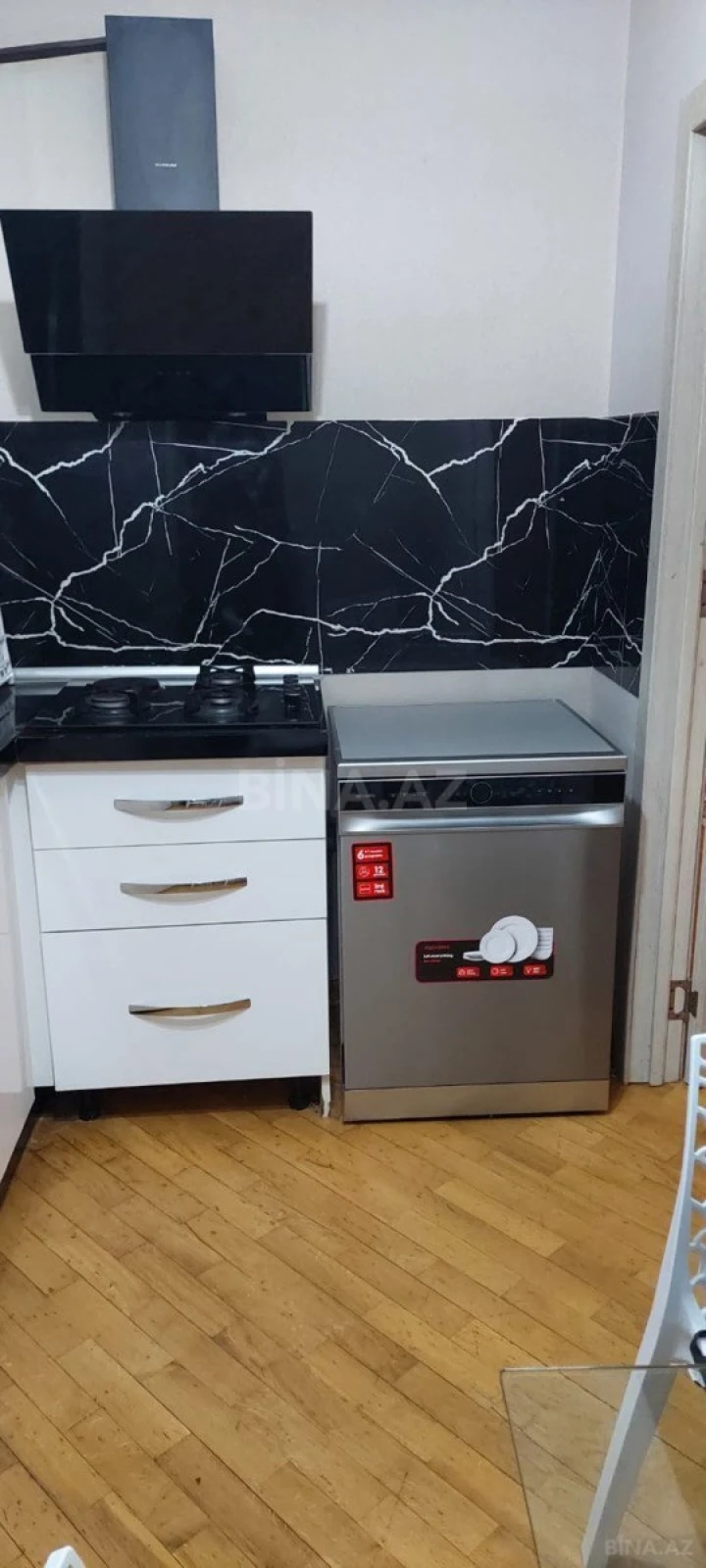 Satılır 3 otaqlı mənzil 101 m²