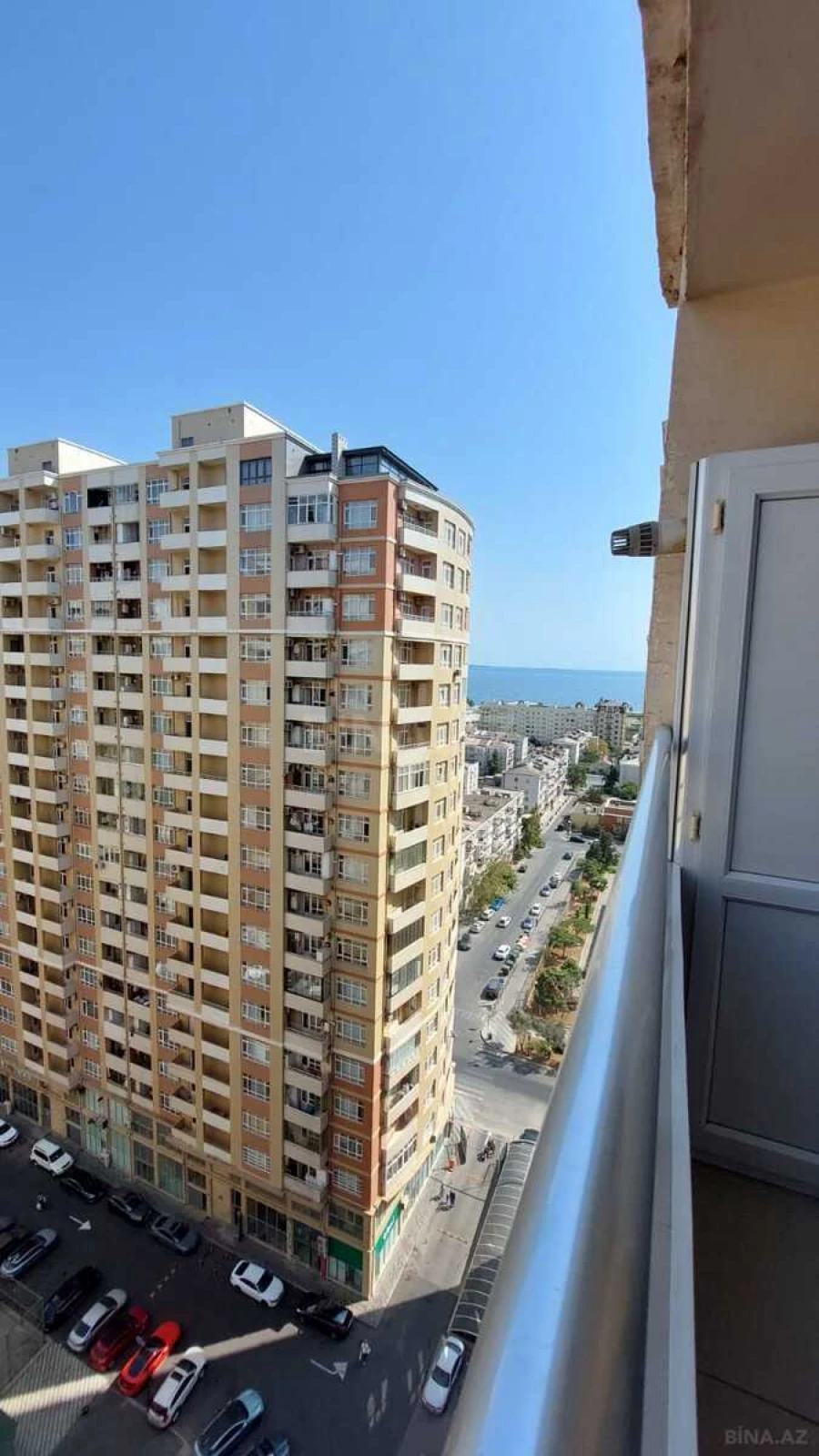 Satılır 3 otaqlı mənzil 101 m²