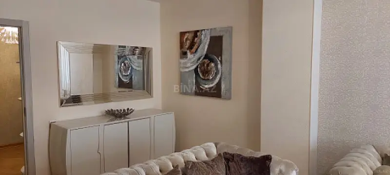 Satılır 3 otaqlı mənzil 101 m²