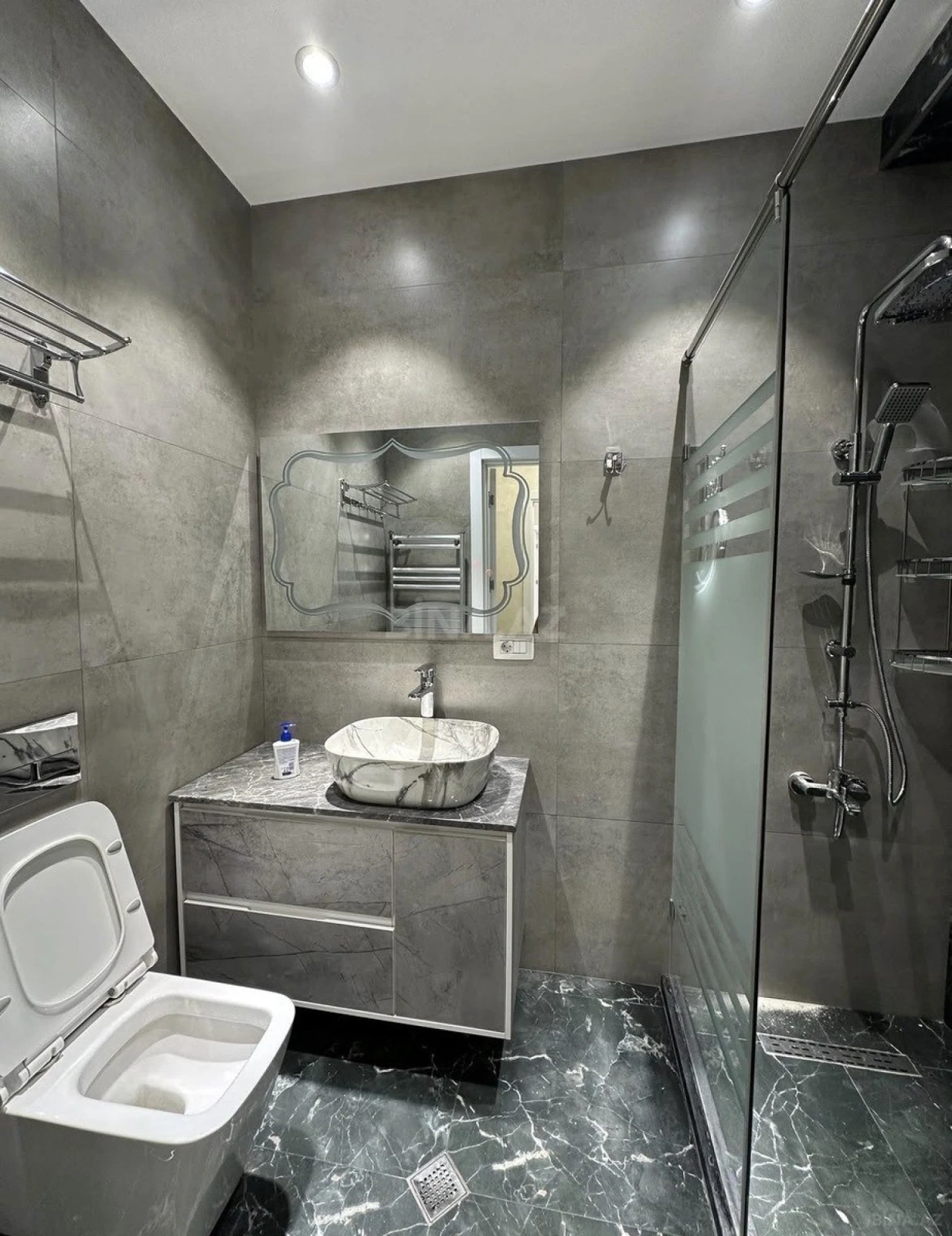 Satılır 3 otaqlı mənzil 127 m²