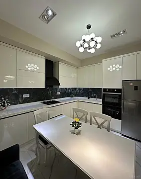 Satılır 3 otaqlı mənzil 127 m²