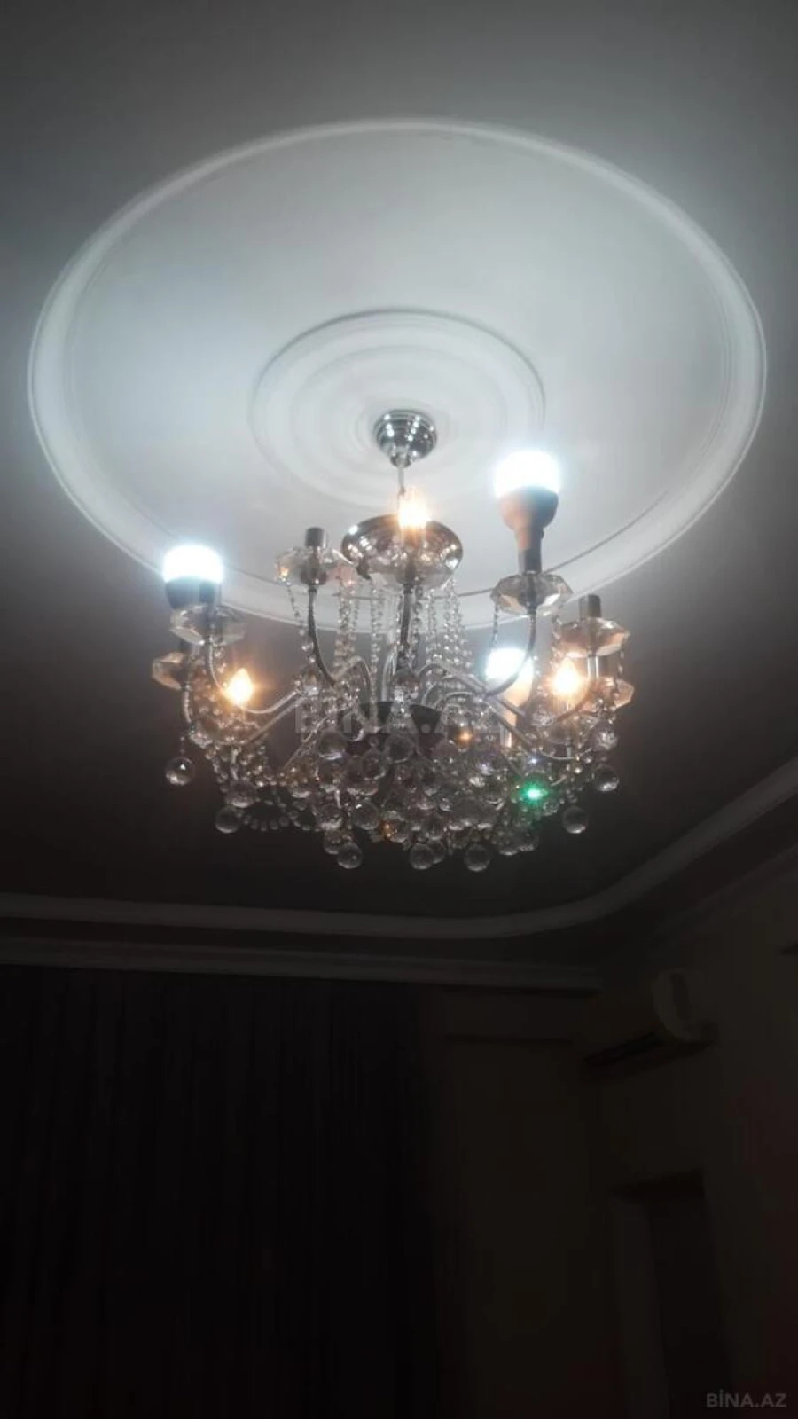 Kirayə verilir 2 otaqlı mənzil 95 m²