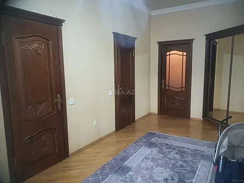 Kirayə verilir 2 otaqlı mənzil 95 m²