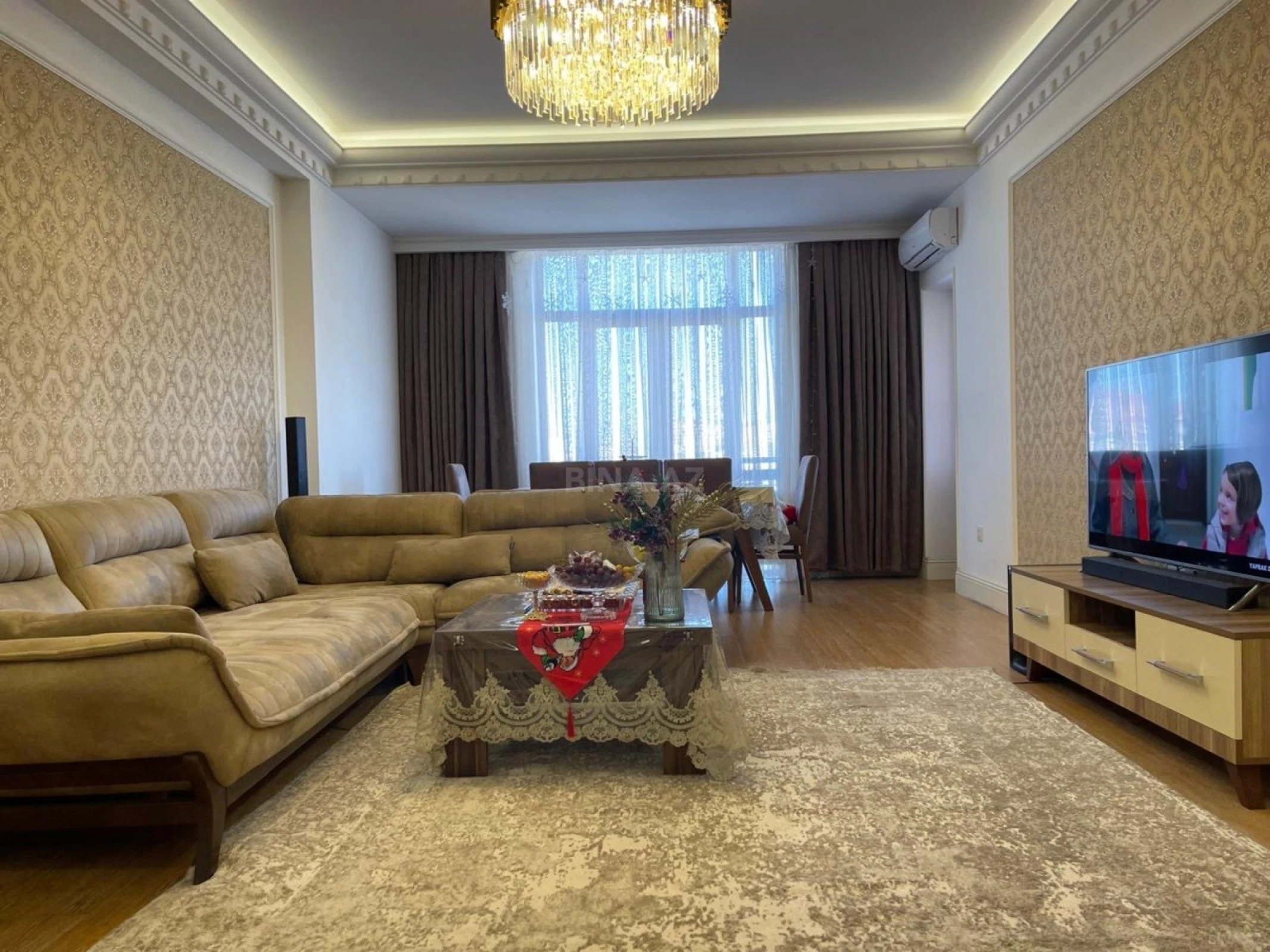 Satılır 3 otaqlı mənzil 138 m²