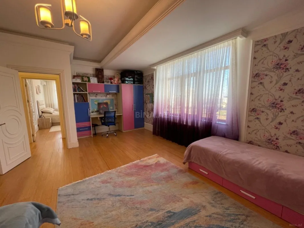 Satılır 3 otaqlı mənzil 138 m²