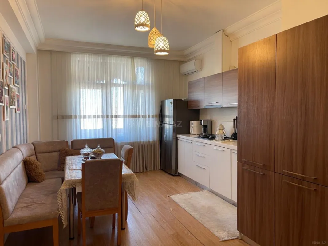 Satılır 3 otaqlı mənzil 138 m²