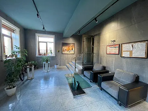 Satılır 3 otaqlı mənzil 138 m²